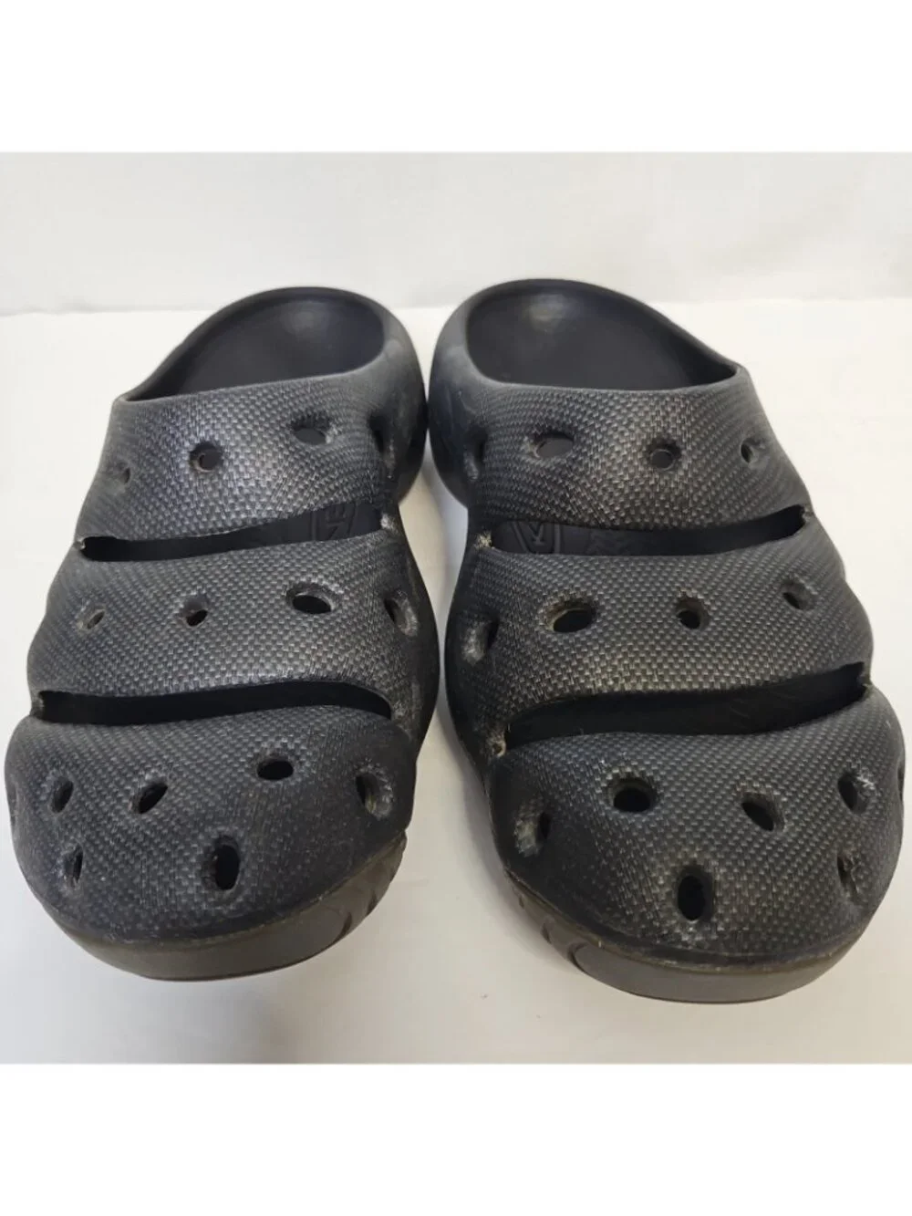 KEEN Yogui Arts Clog Sandals Slip On Shoes Mens Size 12M Graphite Lightweight